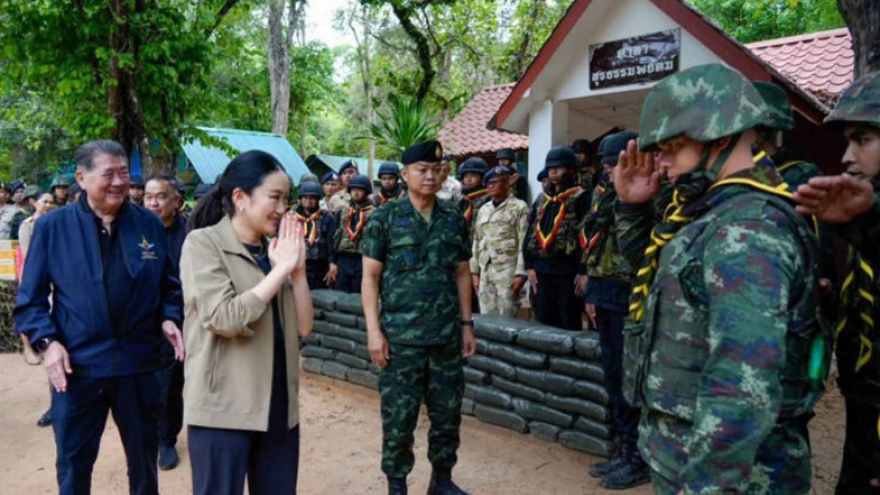 Thủ tướng Thái Lan thị sát biên giới, khẳng định bảo vệ hòa bình, ổn định